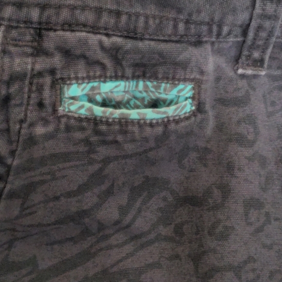 Modern Amusement animal print shorts - Picture 4 of 6